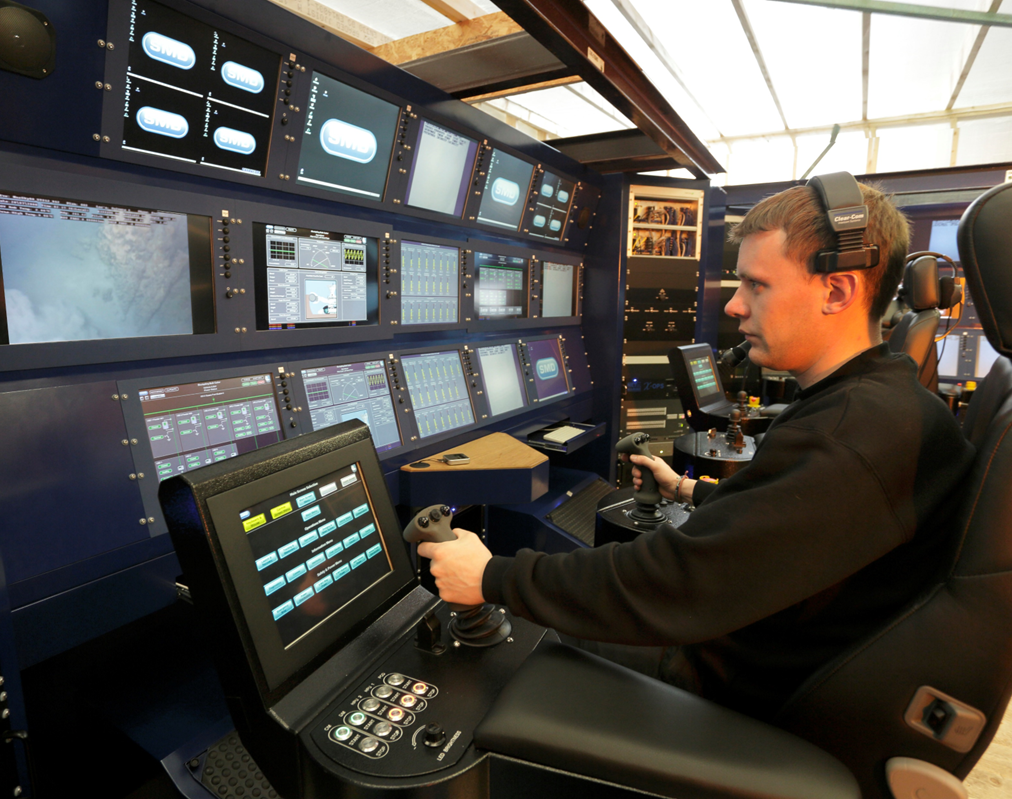 Solwara-1 control room with pilots